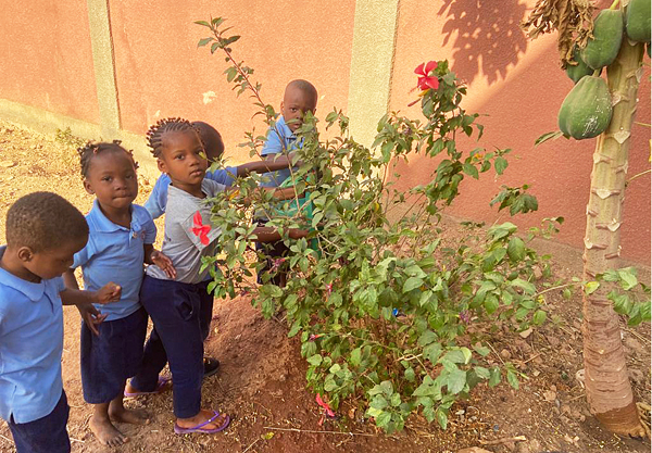 Jeunes enfants au soin de notre ‘Maison Commune’