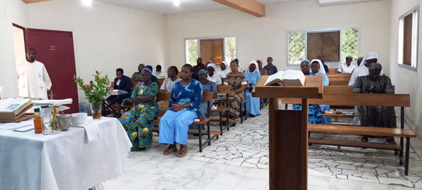 En Camerún, encuentros de hermanas jóvenes