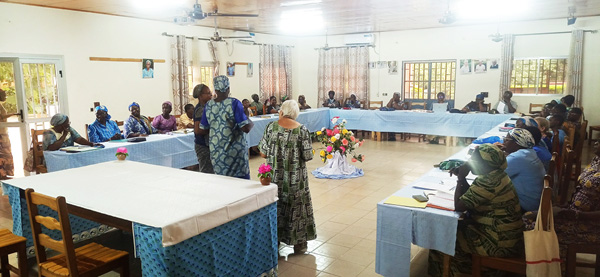 Vivre la communion et en témoigner